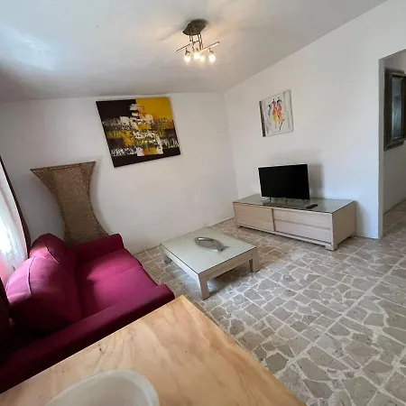 3 Bedroom Апартаменты Слима