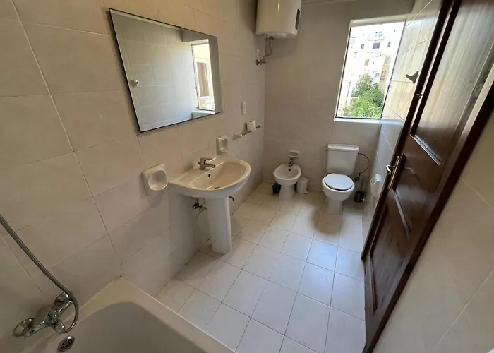 3 Bedroom Слима