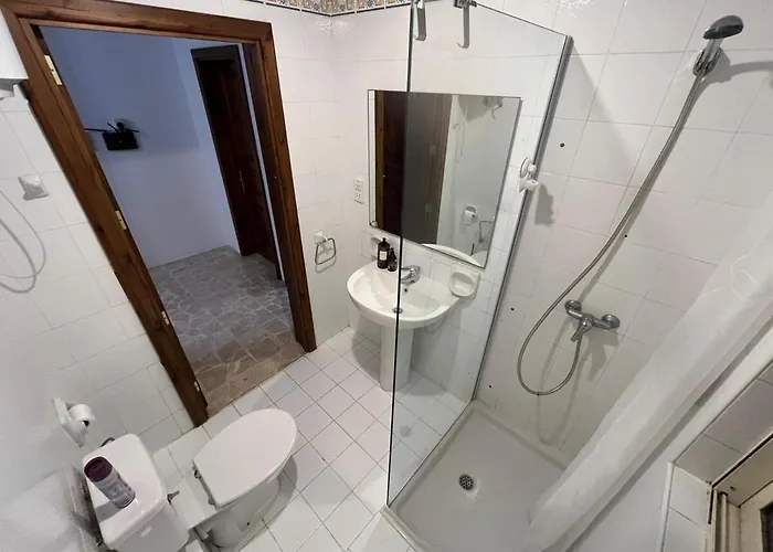 3 Bedroom Apartment *