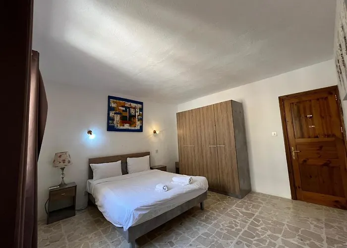 3 Bedroom Апартаменты Слима