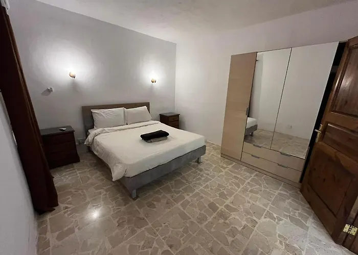 3 Bedroom Слима