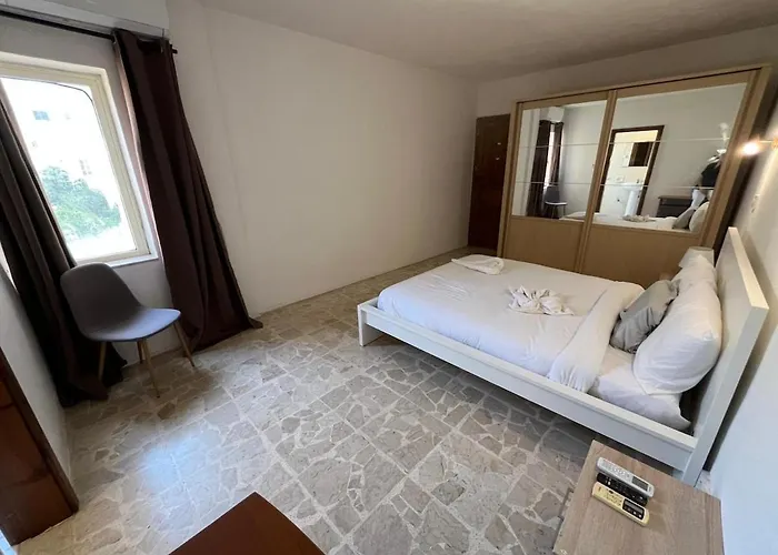 3 Bedroom * Слима