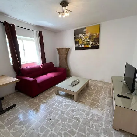 3 Bedroom Apartment *